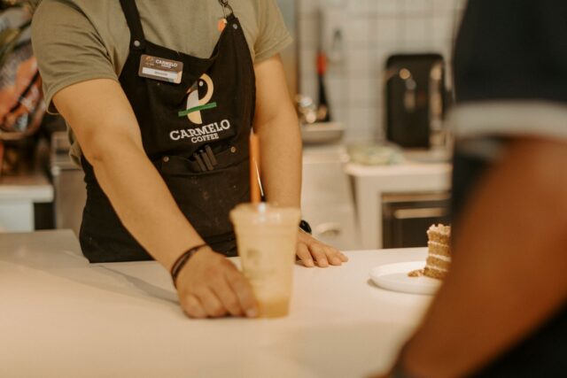 Pașii esențiali pentru deschiderea unei cafenele de cartier